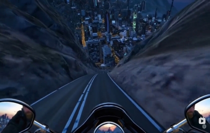Sora最新视频：摩托车上俯瞰未来山城。注意看摩托车面板和后视镜